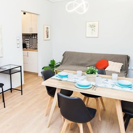 Contemporary And Chic Apartment In Central Афины Экстерьер фото